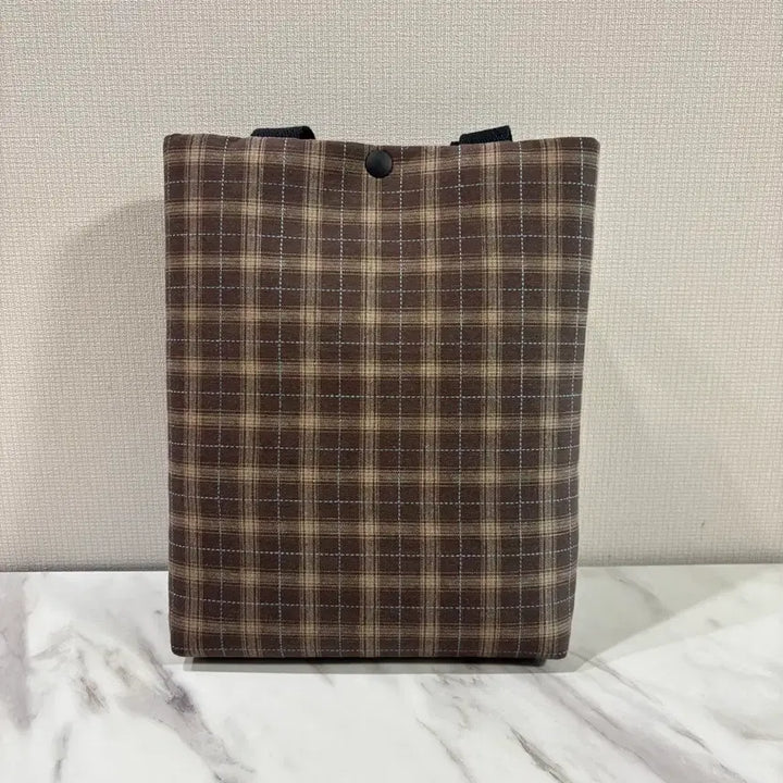 [SOLD OUT] 7% 퀼트 꽃을 든 소녀 토트백