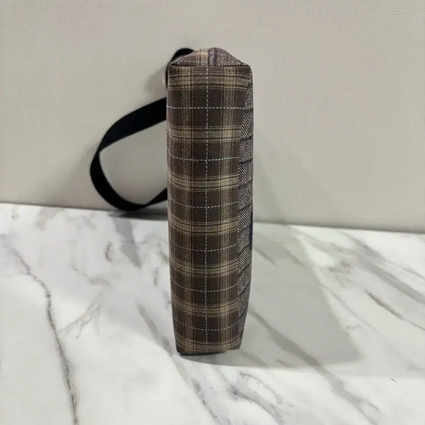 [SOLD OUT] 7% 퀼트 꽃을 든 소녀 토트백