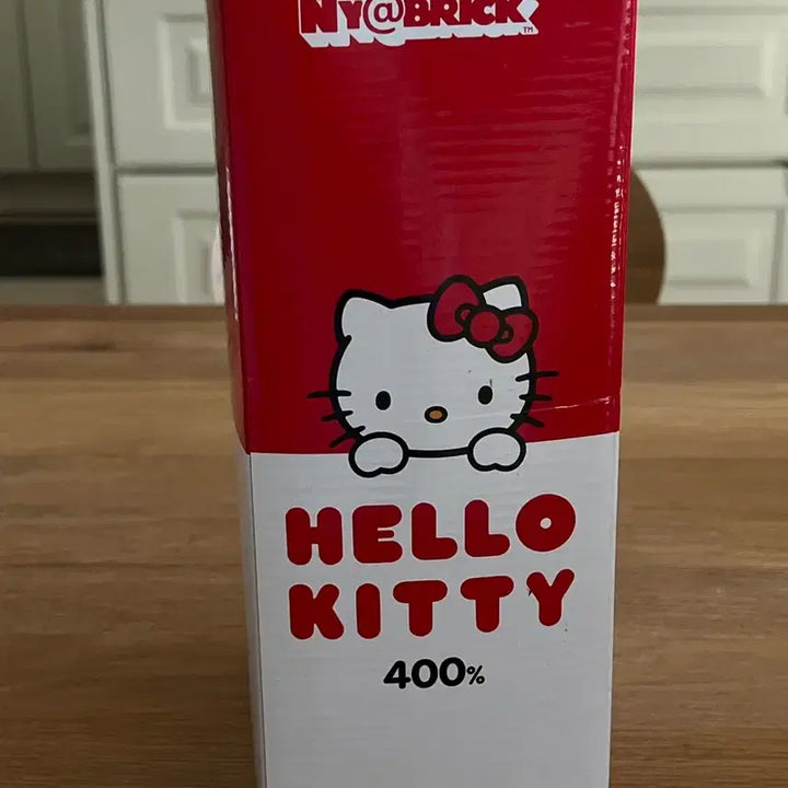 [BUNJANG] Bearbrick Hello Kitty Blue Overalls 400% Figure / 베어브릭 헬로키티 파란 멜빵 버전 400% (미개봉)