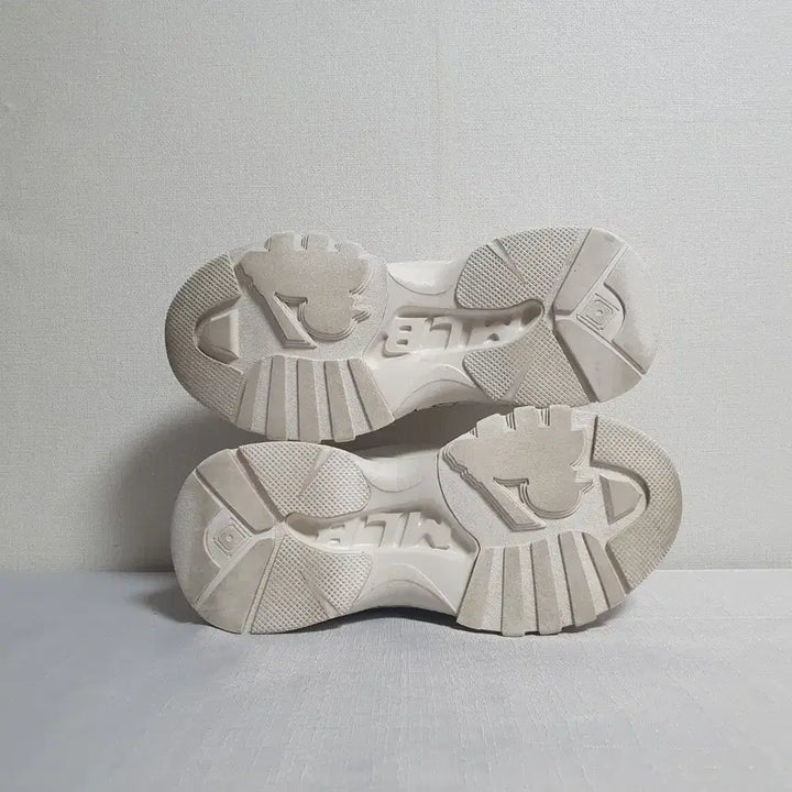 [SOLD OUT] 240mm 엠엘비 어글리슈즈 MLB 빅볼청키 A 뉴욕양키스 운동화