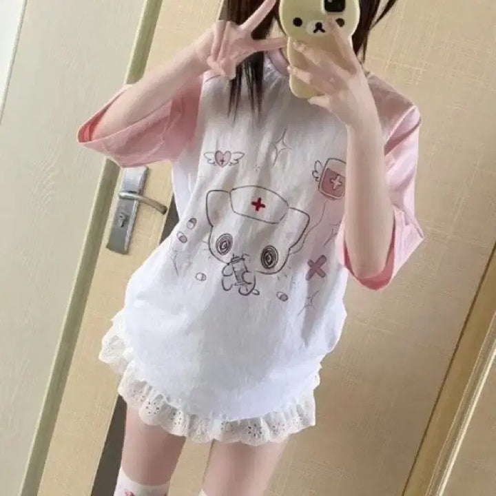 [BUNJANG] Cute Nurse Cat Print T-Shirt / 메디컬 양산형 반팔티 큐티 너스 캣 프린트 티셔츠