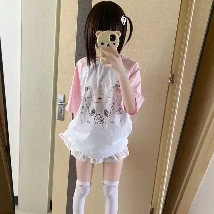 [BUNJANG] Cute Nurse Cat Print T-Shirt / 메디컬 양산형 반팔티 큐티 너스 캣 프린트 티셔츠