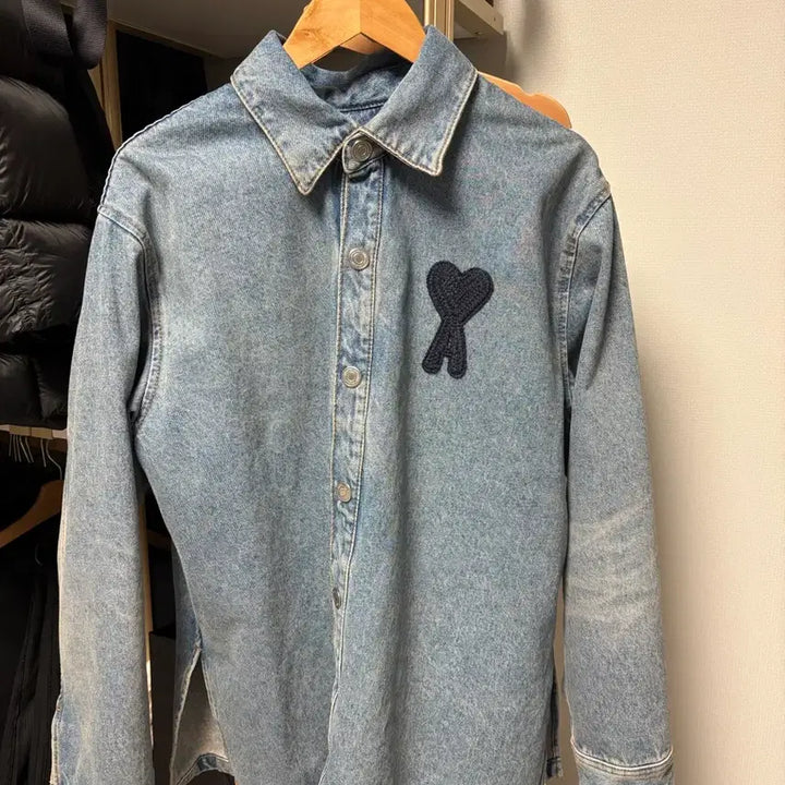 [BUNJANG] AMI Big Heart Logo Overshirt / 아미 빅 하트로고 오버셔츠