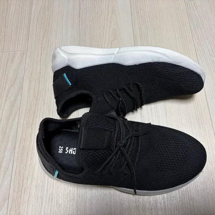 [BUNJANG] Black Mesh Sneakers Size 250 / 블랙 메쉬 운동화 250