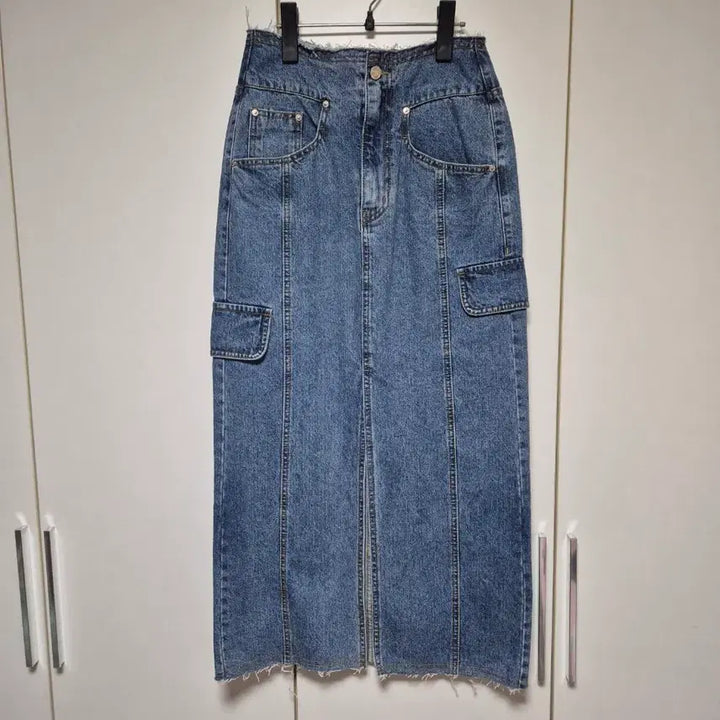 [SOLD OUT] 레이브 데님 롱 스커트 Denim Midi Skirt in Blue