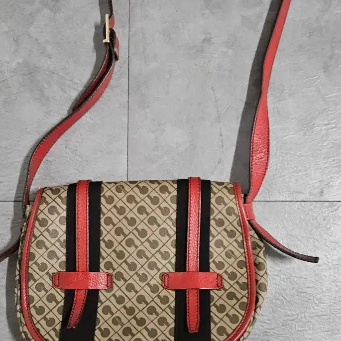 [BUNJANG] Cherardini Italian Vintage Leather Crossbody Bag / CHERARDINI 이태리 빈티지 가죽 크로스백