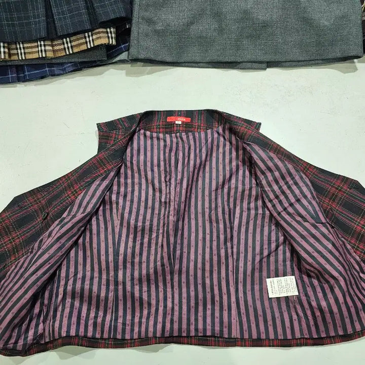 [BUNJANG] Used School Uniform Vest and Skirt Set / 중고여성 교복 조끼세트 사이즈 97/68