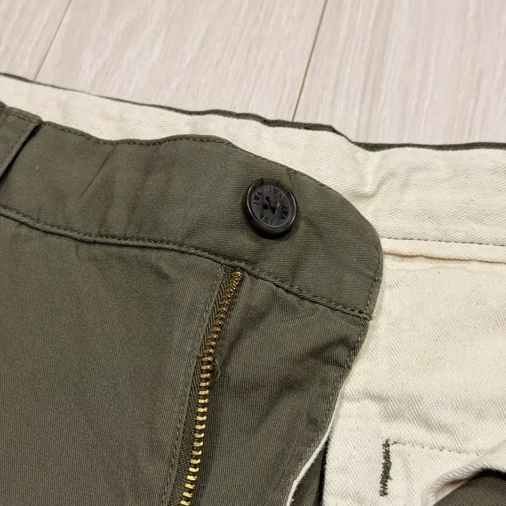 [BUNJANG] Uniqlo JW Anderson Shorts / 새상품) 유니클로 JW앤더슨 쇼츠