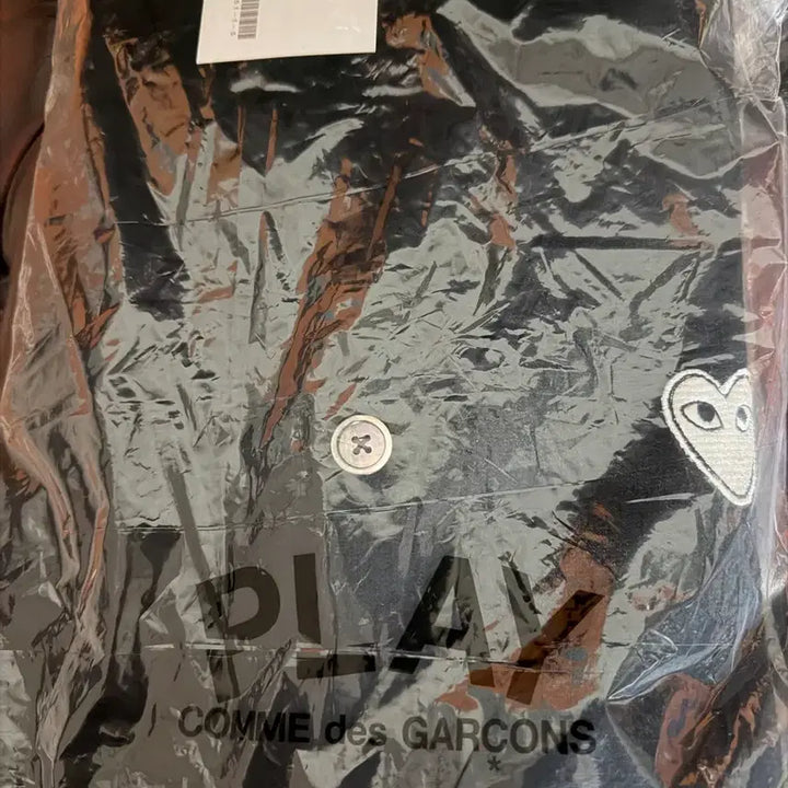 [SOLD OUT] 꼼데가르송 화이트 와펜 100% 울가디건 블랙 M