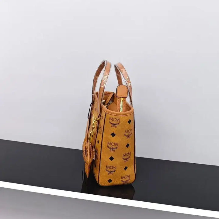 [BUNJANG] MCM Mini Tote Bag Brown Shoulder Bag / MCM 미니 토트백 브라운 숄더백 + 키링여성 핸드백