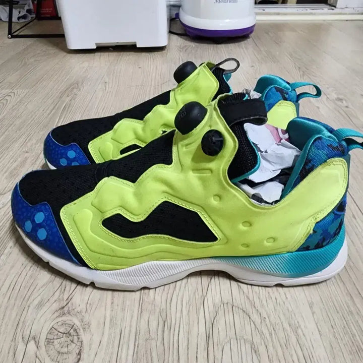 [BUNJANG] Reebok Pump Fury Camouflage Color Pop Sneakers (270) / 리복 펌프 퓨리 카모플라쥬 컬러팝 카모형광 270