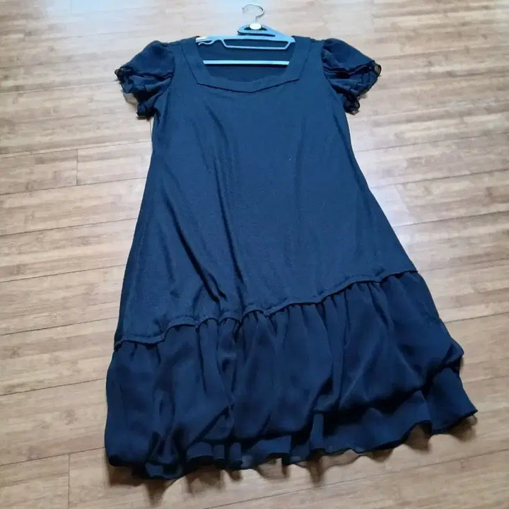 [BUNJANG] Black Chiffon Layered Mini Dress with Puff Sleeves / 블랙 쉬폰 캉캉 원피스 퍼프소매