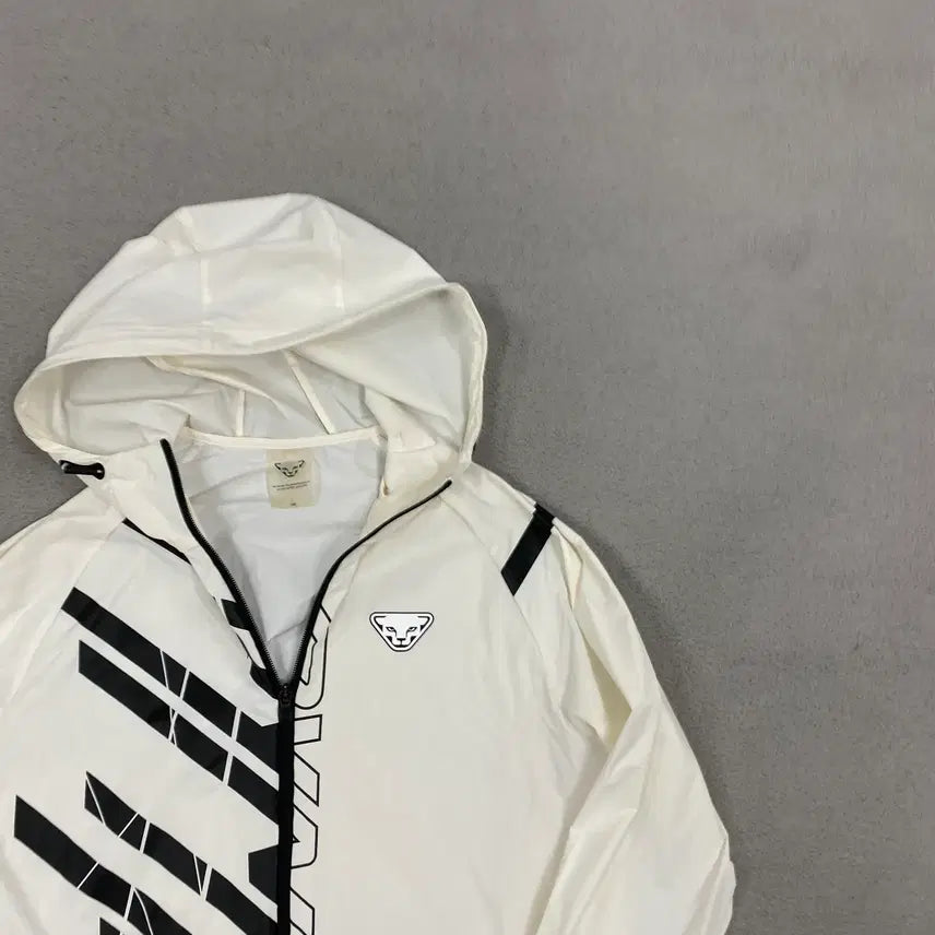 [SOLD OUT] 다이나핏 바람막이 100