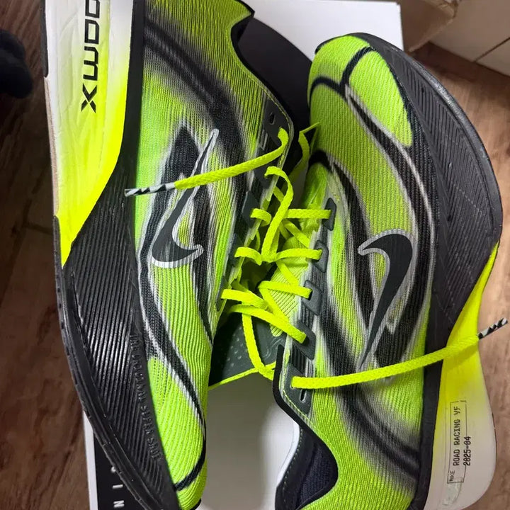 [BUNJANG] Nike ZoomX Vaporfly Next% 4 Running Shoes / [275]나키키 줌X 베이퍼플라이 넥스트% 4