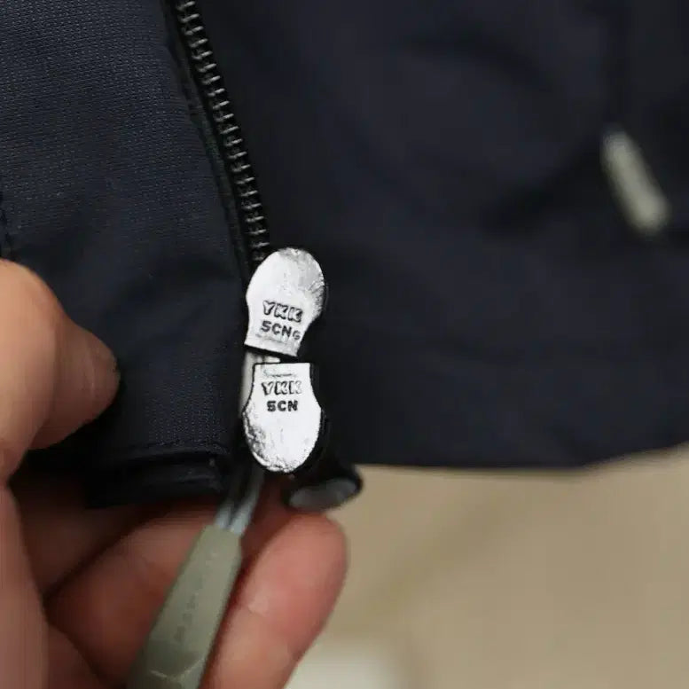[SOLD OUT] 마무트 바람막이 핏 진짜 예쁜 라인/ 공용