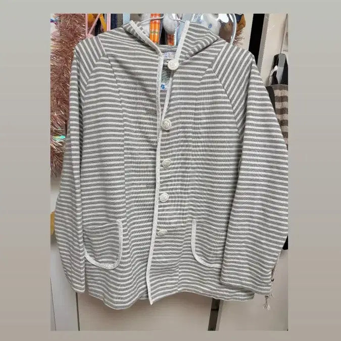 [BUNJANG] Vintage Striped Hooded Cardigan Jacket / 스트라이프 후드 집업 가디건 자켓 버튼 후집 니혼진 무채색 일본 빈티지