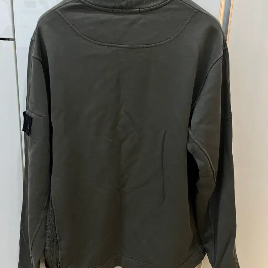 [BUNJANG] Stone Island Shadow Khaki Sweatshirt / 23fw 스톤아일랜드 쉐도우 카키맨투맨 105-107 (한정판)