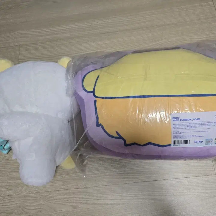[SOLD OUT] 택포10)플레이브 노아 쿠션+안아줘요 뫄