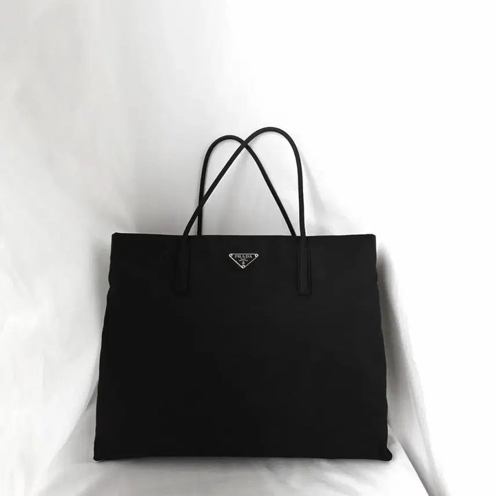 [SOLD OUT] [정품 PRADA] 프라다 직사각 나일론 토트백 여성 서류가방