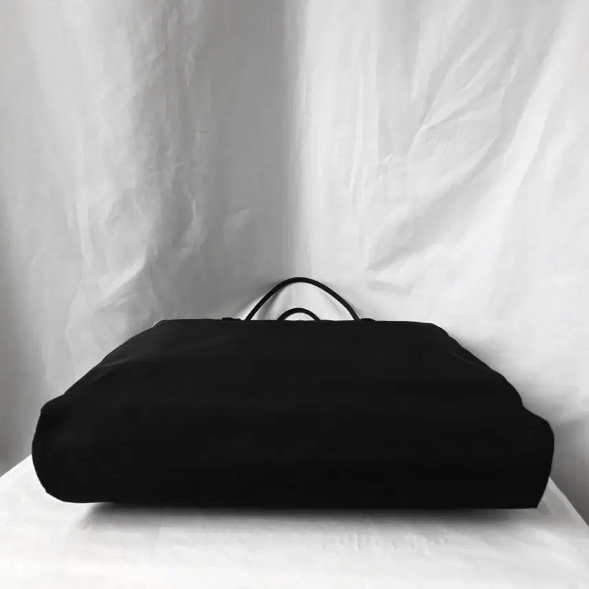 [SOLD OUT] [정품 PRADA] 프라다 직사각 나일론 토트백 여성 서류가방