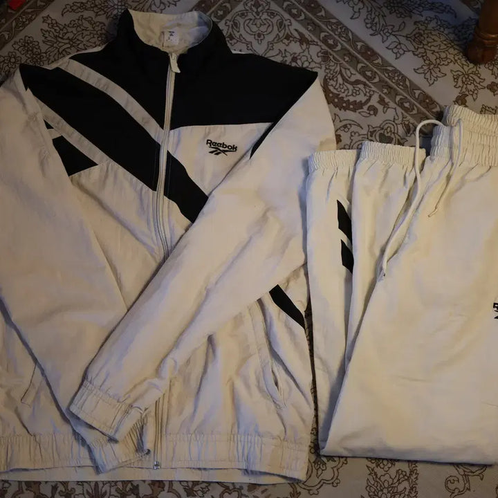 [BUNJANG] Reebok Classic Vector Track Top &amp; Pants Set - White / Reebok 리복 클래식 백터 트랙탑 팬츠 셋업 화이트