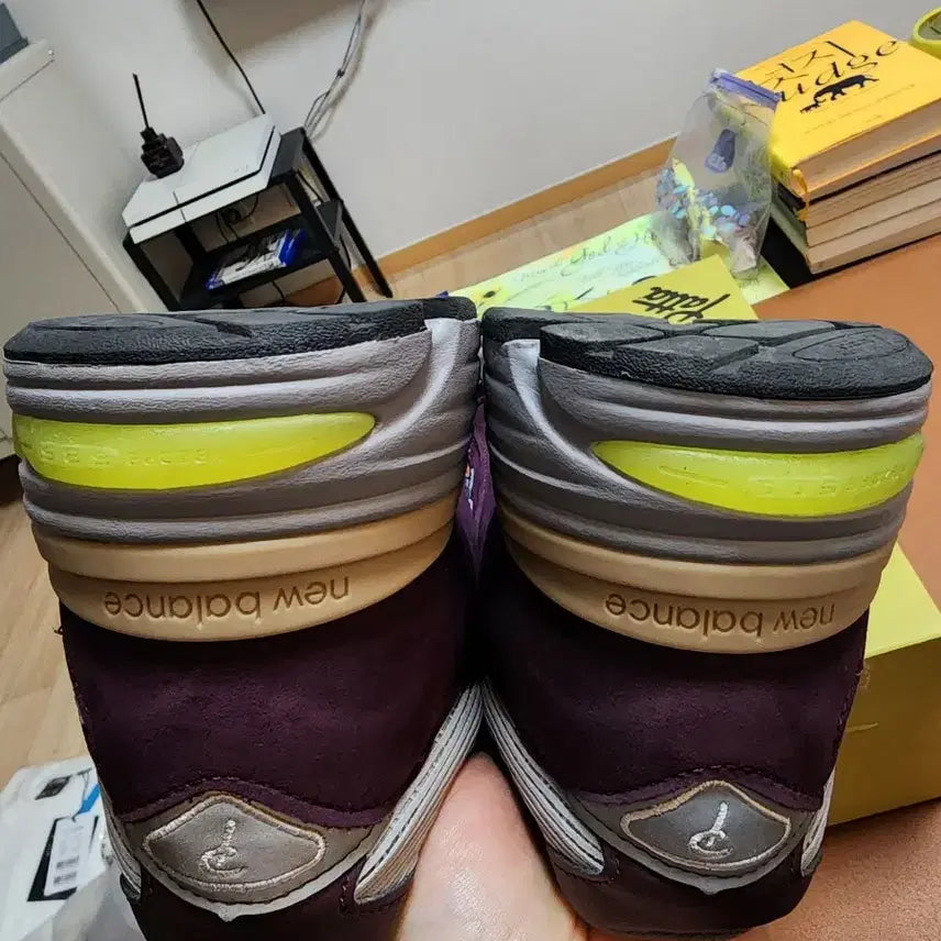 [SOLD OUT] 뉴발란스 파타 991 v2 피클드 비트 세이프티 옐로우 265