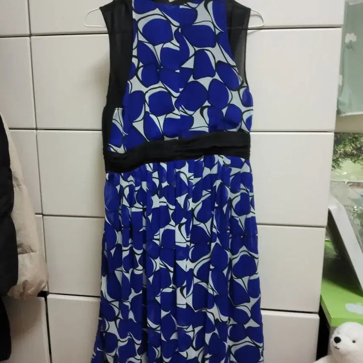 [BUNJANG] Blue Pattern Sleeveless Maxi Dress / 화사한 블루 패턴 민소매 아일랜드 원피스 55 롱원피스 바캉스 휴양지