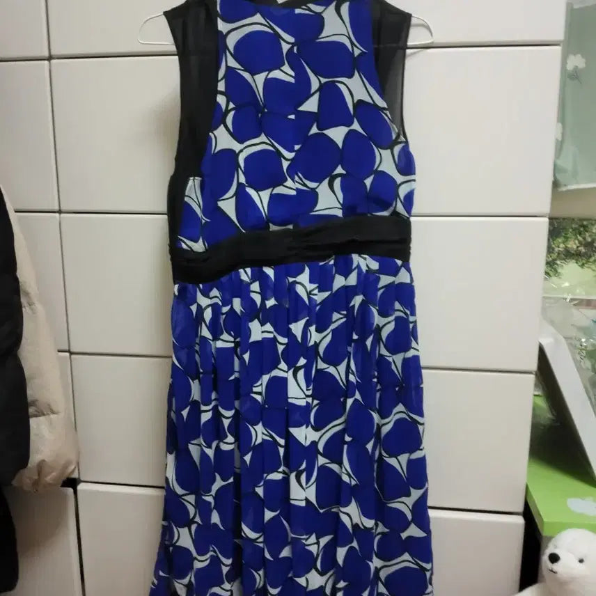 [BUNJANG] Blue Pattern Sleeveless Maxi Dress / 화사한 블루 패턴 민소매 아일랜드 원피스 55 롱원피스 바캉스 휴양지