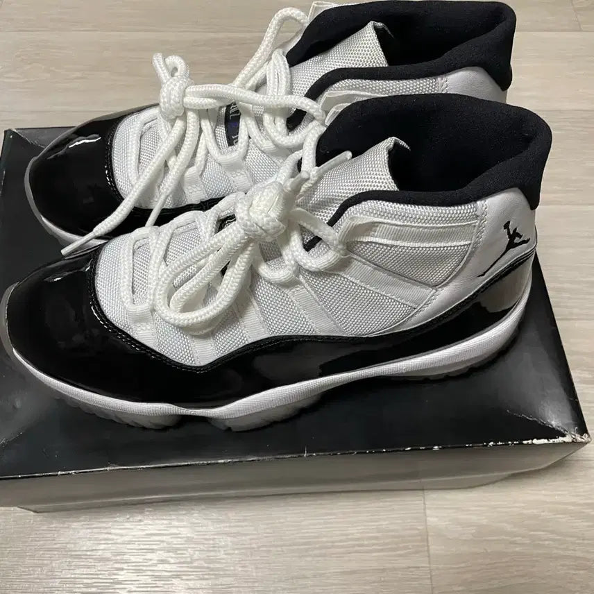 [BUNJANG] Nike Air Jordan 11 Concord 2018 Sneakers / 조던 11 콩코드2018 265사이즈