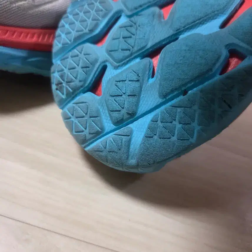 [BUNJANG] Hoka Clifton Edge Running Shoes / 호카 클리프톤 엣지