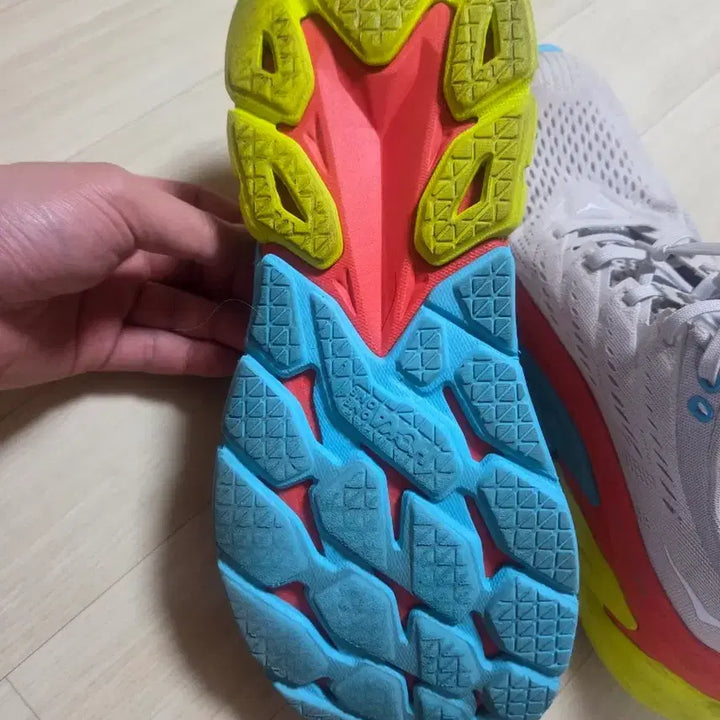 [BUNJANG] Hoka Clifton Edge Running Shoes / 호카 클리프톤 엣지