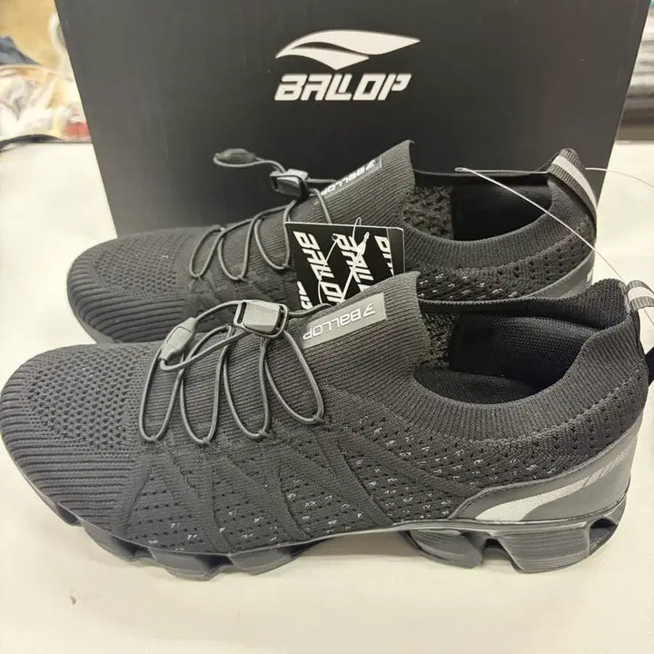[SOLD OUT] 밸롭 스트라이드v2 운동화 270사이즈