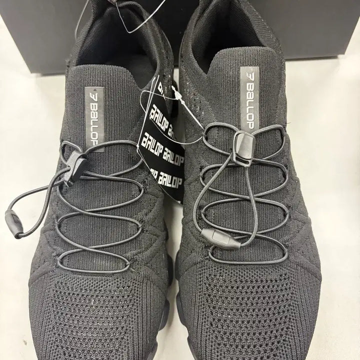 [SOLD OUT] 밸롭 스트라이드v2 운동화 270사이즈