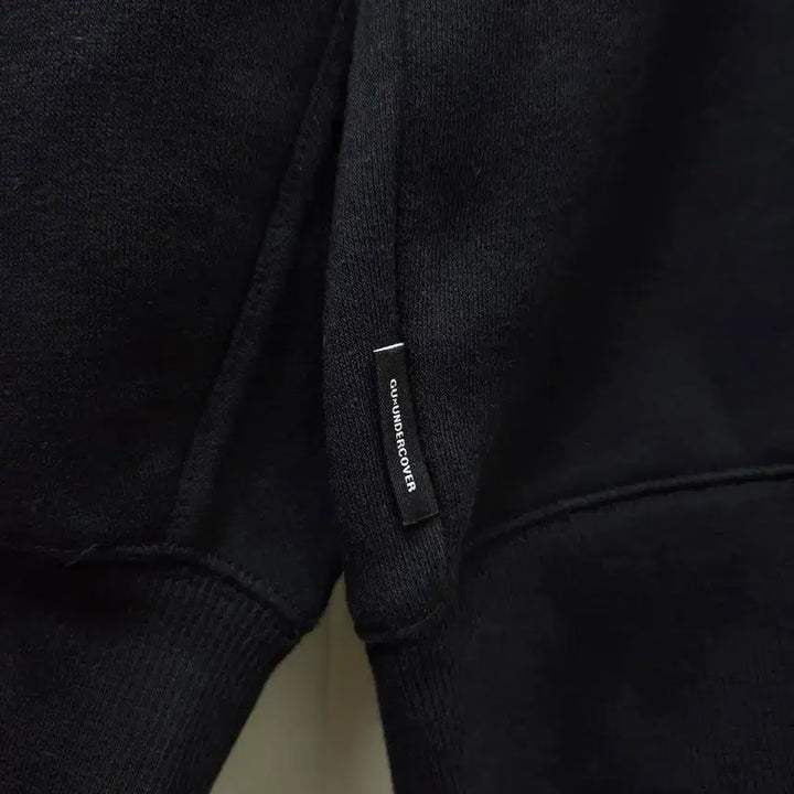 [BUNJANG] GU Undercover Collaboration Limited Edition Sweatshirt and Jogger Pants Set / GU 언더커버 콜라보 한정판 맨투맨 상하의 세트