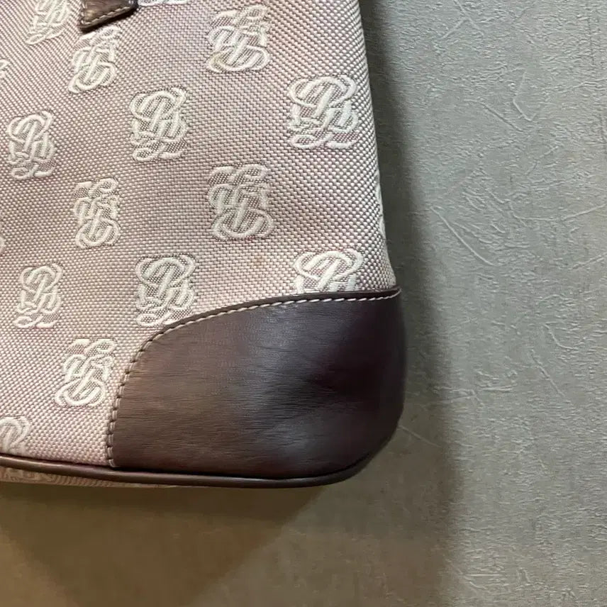 [SOLD OUT] 루이까또즈 로고 패턴 숄더백 가방