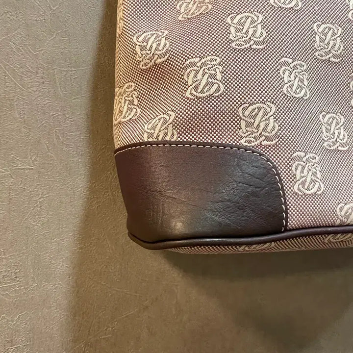 [SOLD OUT] 루이까또즈 로고 패턴 숄더백 가방