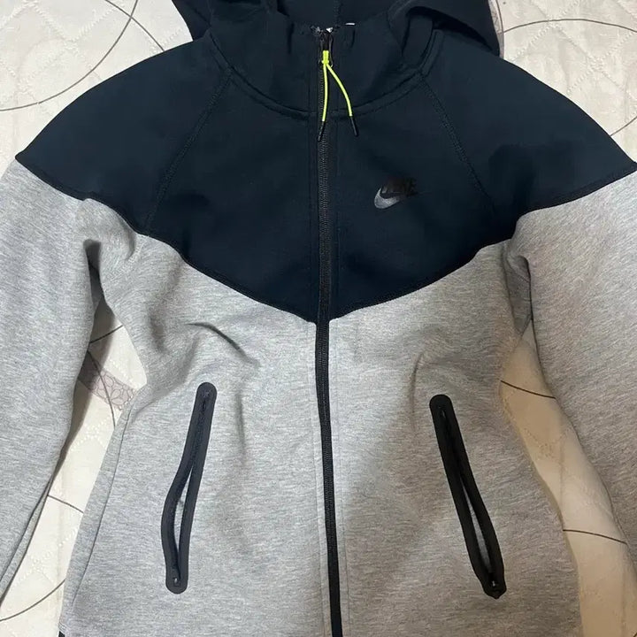 [SOLD OUT] 나이키 배색 걸즈 테크팩 후드집업 S