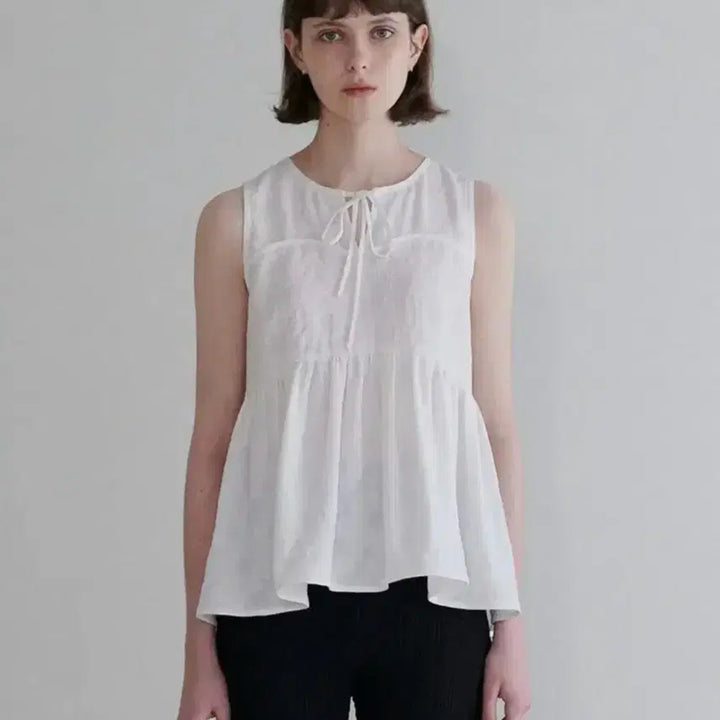 [BUNJANG] Raive Flower Jacquard Blouse / Raive 레이브 플라워 자카드 블라우스