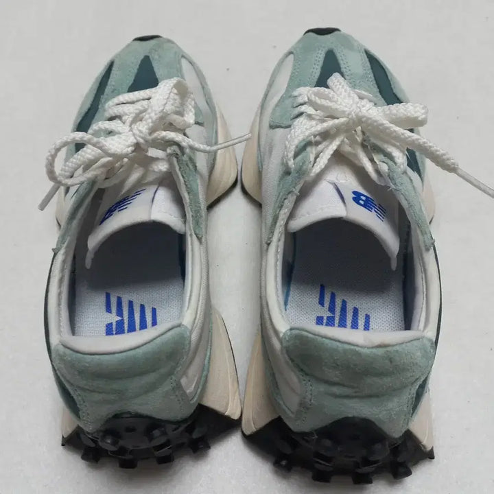 [BUNJANG] New Balance 327 Sneakers Mint 235 / 뉴발란스 327 운동화235