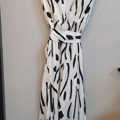 [BUNJANG] Ban&amp;Jil Sleeveless Long Jumpsuit / 반앤질 민소매 롱 점프수트 프리사이즈