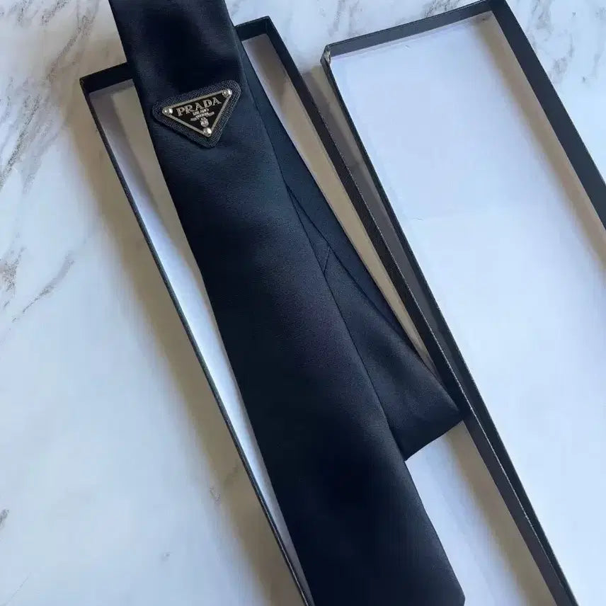 [BUNJANG] Prada Necktie / 프라다 넥타이 Kpop 김규빈 동일 넥타이