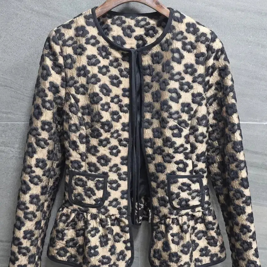 [BUNJANG] Floral Leopard Jacquard Jacket / 플로럴 레오파드  골드,  블랙  자가드 자켓, 거의 새상품