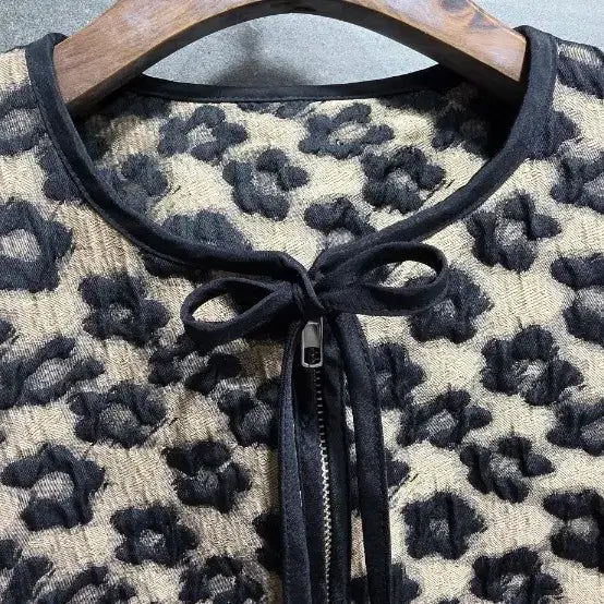 [BUNJANG] Floral Leopard Jacquard Jacket / 플로럴 레오파드  골드,  블랙  자가드 자켓, 거의 새상품