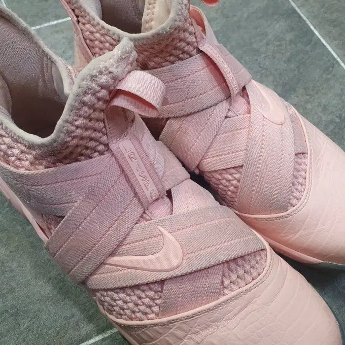 [BUNJANG] Nike LeBron Soldier 12 Soft Pink Basketball Shoes / 나이키 Nike 르브론 솔져 12 연분홍 AO 4054-900(260)