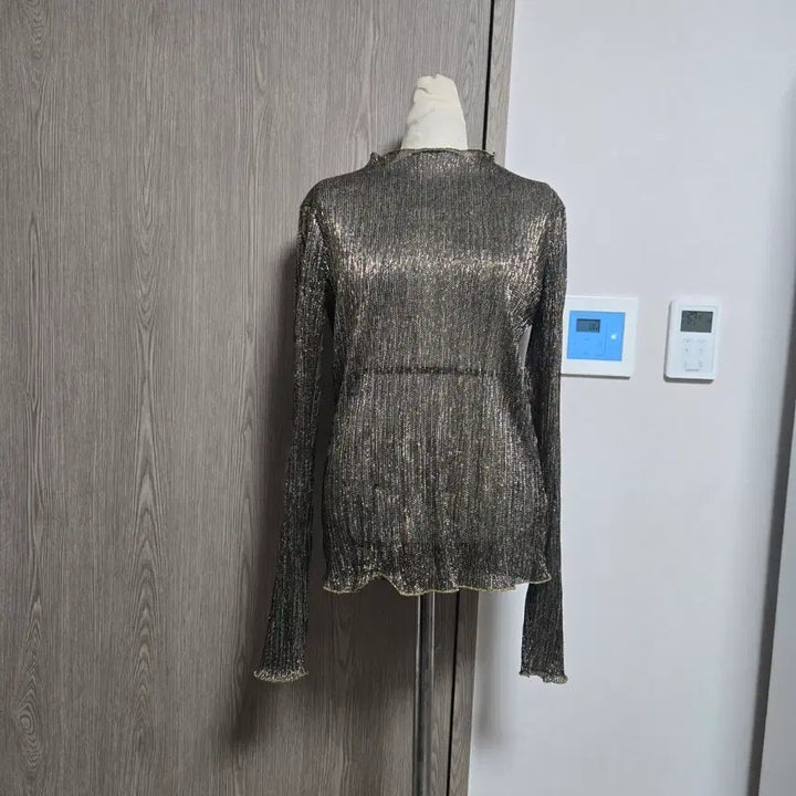 [BUNJANG] And Other Stories Gold Shimmer Shirring Long Sleeve Blouse / 앤아더스토리즈 골드 쉬머 셔링 긴팔 블라우스