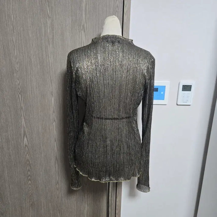 [BUNJANG] And Other Stories Gold Shimmer Shirring Long Sleeve Blouse / 앤아더스토리즈 골드 쉬머 셔링 긴팔 블라우스