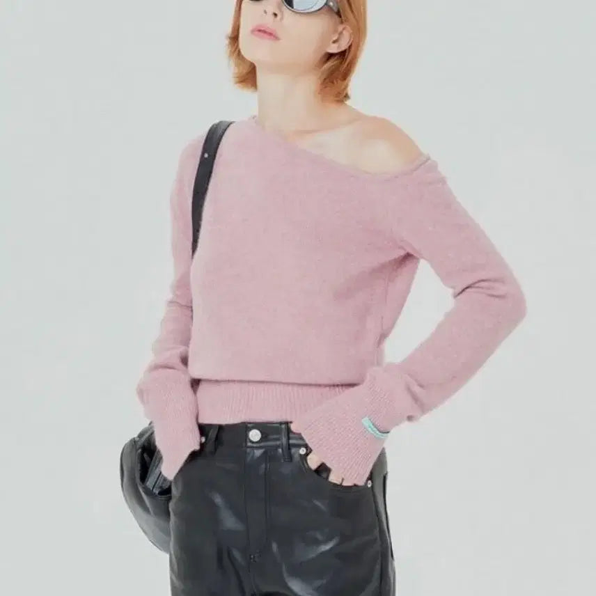 [BUNJANG] INSTANTFUNK One Shoulder Knit (Worn by Jisoo) / 인스턴트펑크 원숄더니트 (지수 착용)