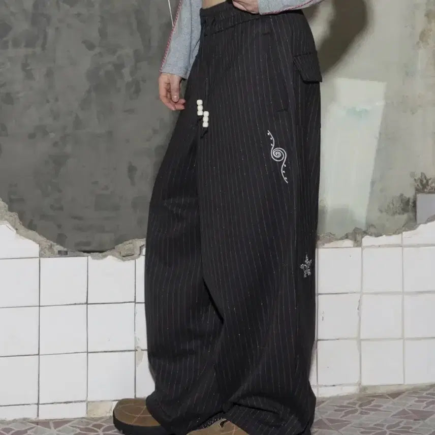 [BUNJANG] Lunakihhu Shooting Star Stripe Balloon Pants / 루나키후 슈팅 스타 스트라이프 벌룬 팬츠