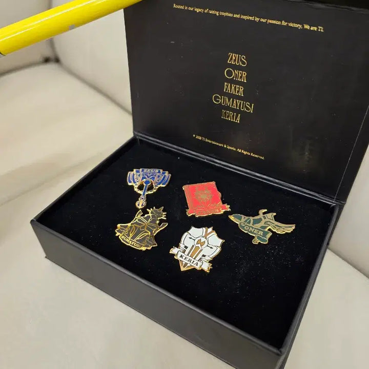 [BUNJANG] T1 Worlds Edition Badge Set / 2023 t1 월즈 에디션 뱃지 세트