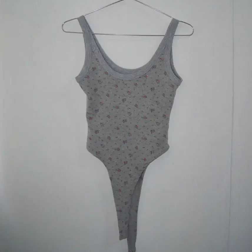 [SOLD OUT] 이이알하우스 바디수트 슬리브리스